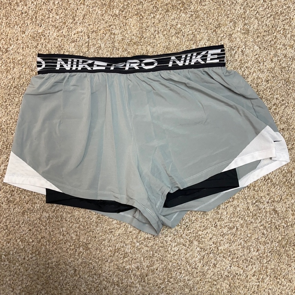 Nike Pro